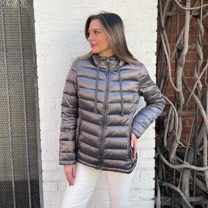 Andrew Marc silver hooded down puffer jacket sz s